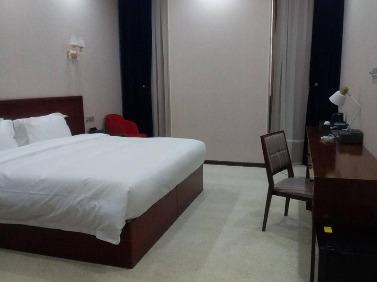 Aura Hotel Ташкент Экстерьер фото