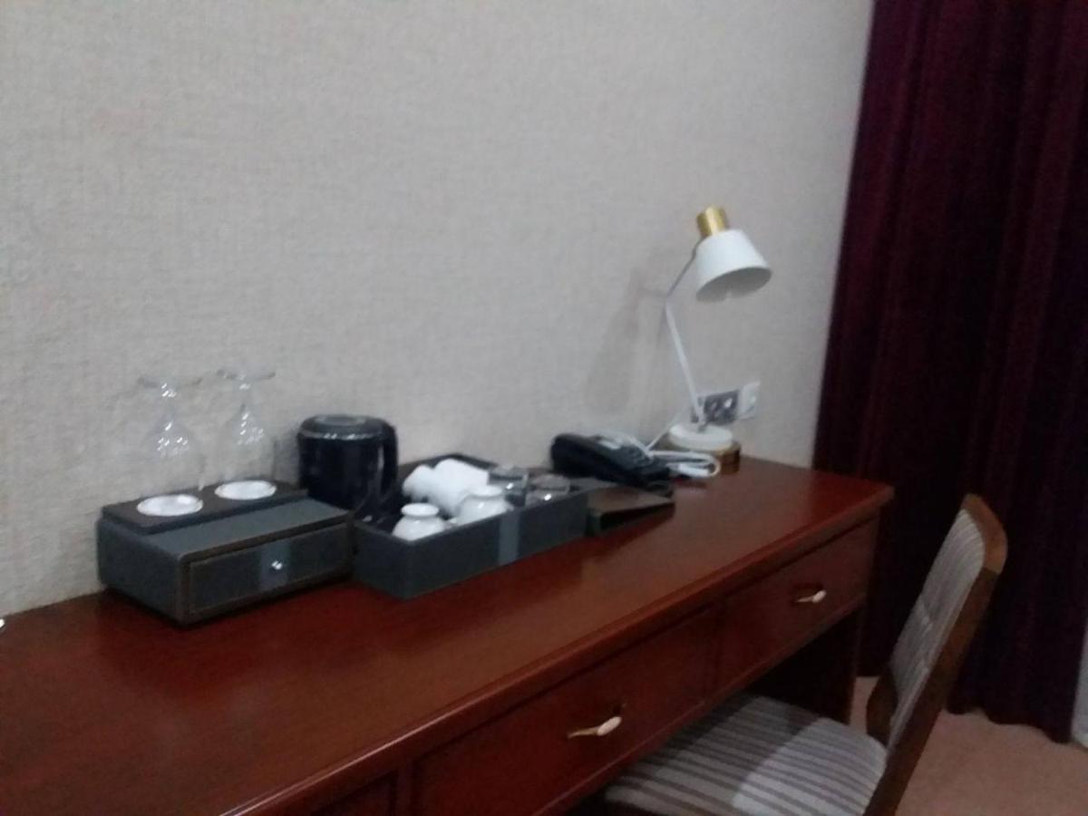 Aura Hotel Ташкент Экстерьер фото
