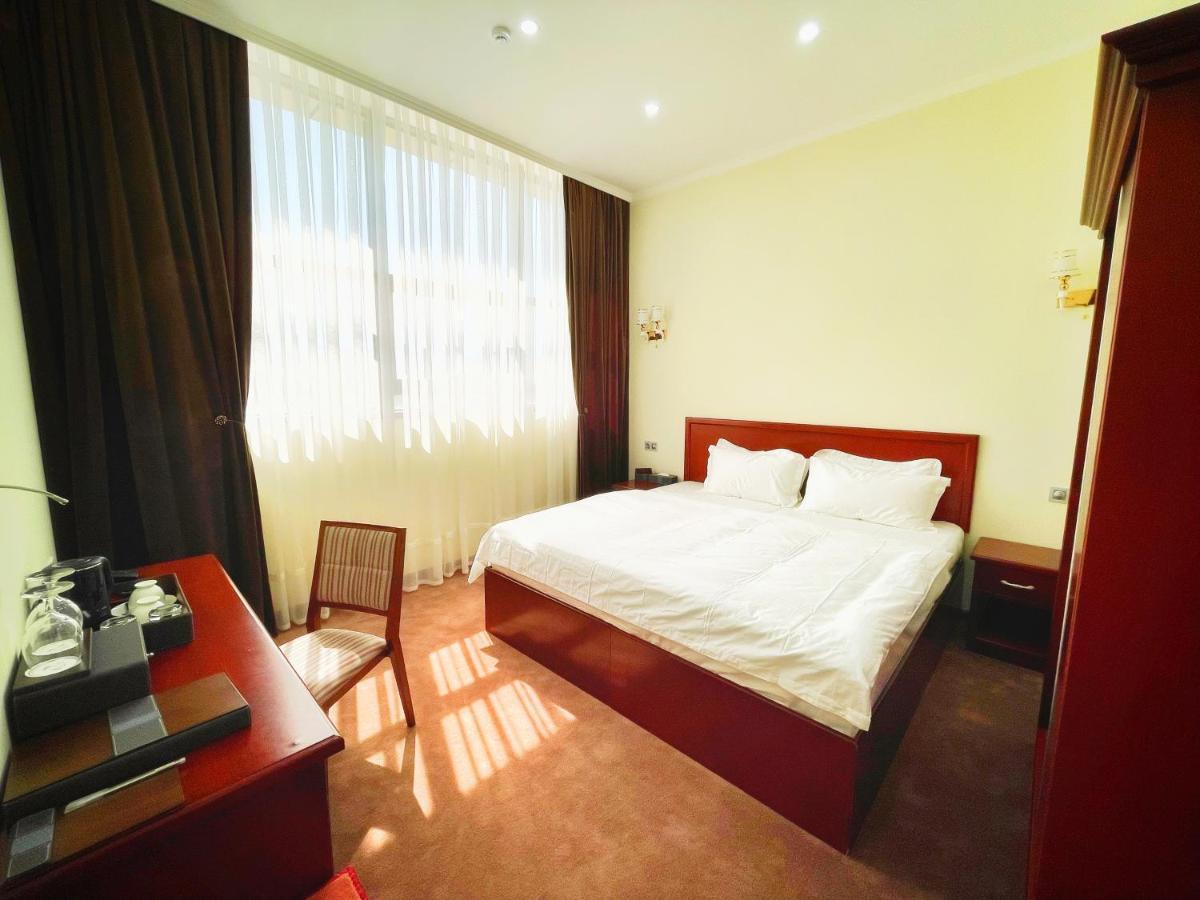 Aura Hotel Ташкент Экстерьер фото