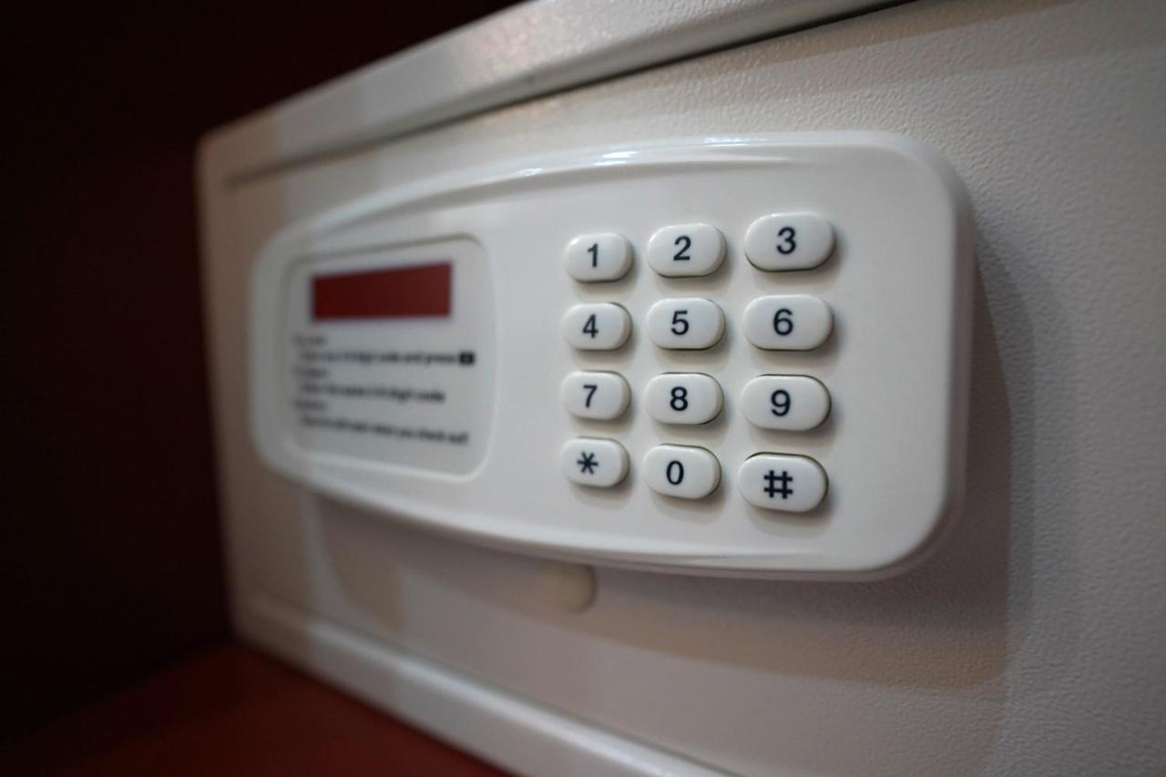 Aura Hotel Ташкент Экстерьер фото