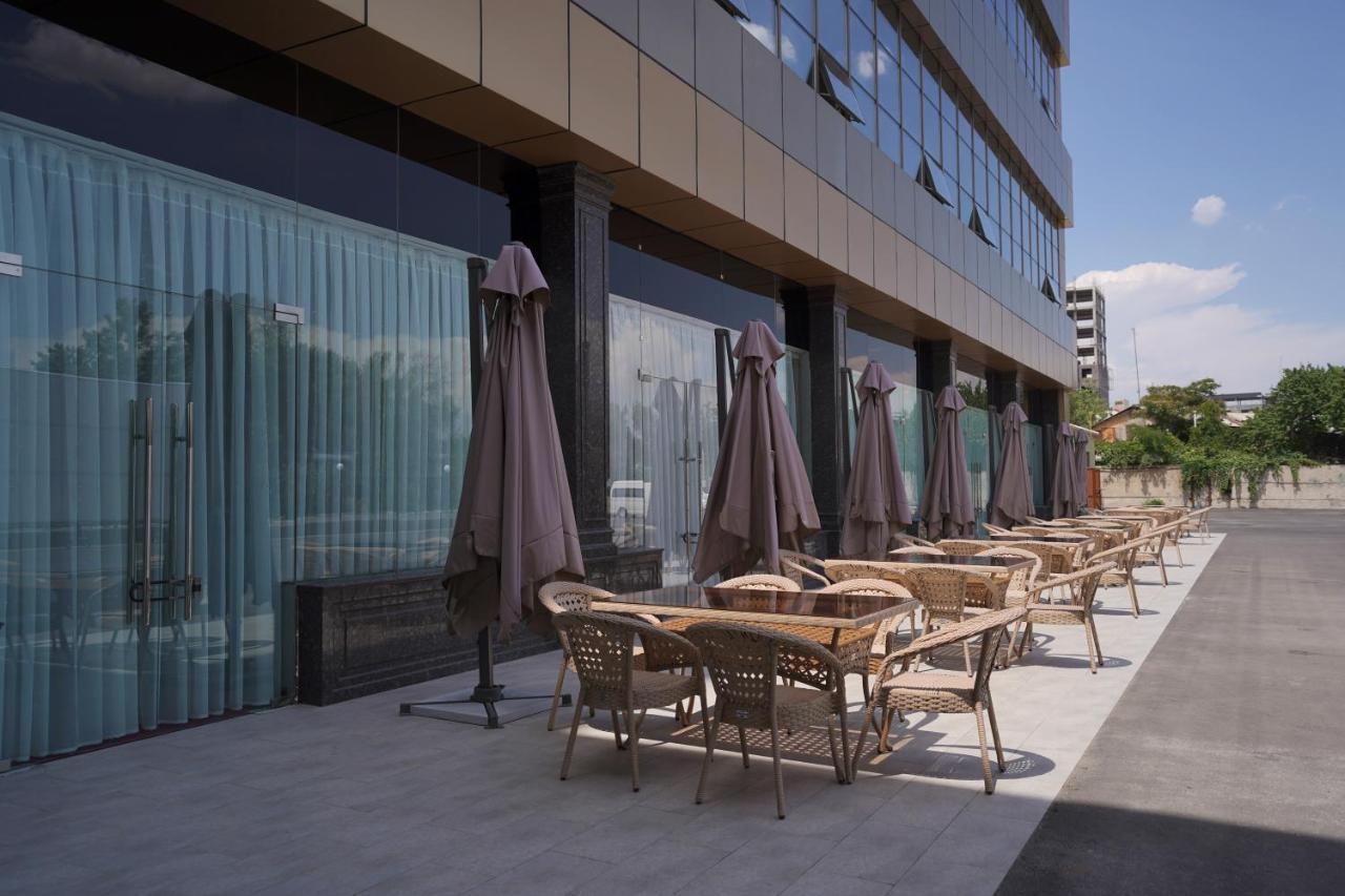 Aura Hotel Ташкент Экстерьер фото
