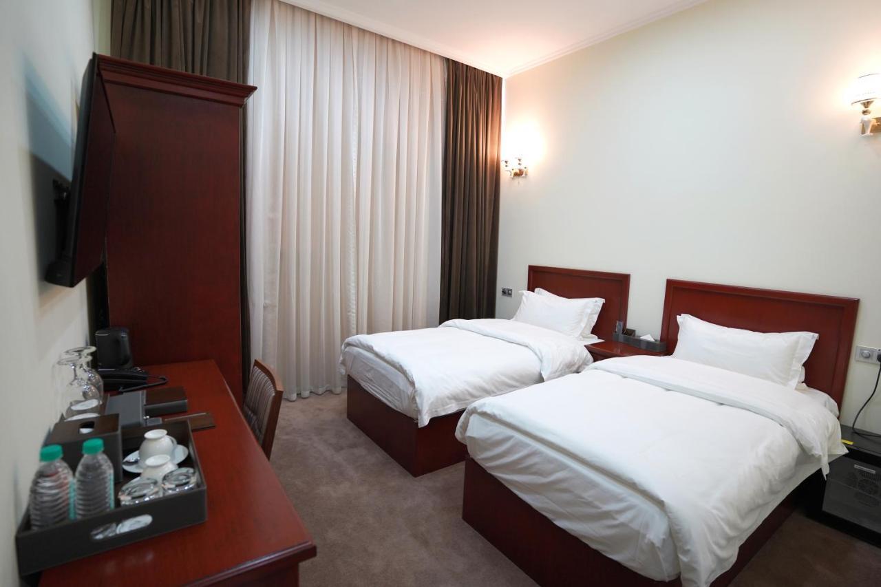 Aura Hotel Ташкент Экстерьер фото