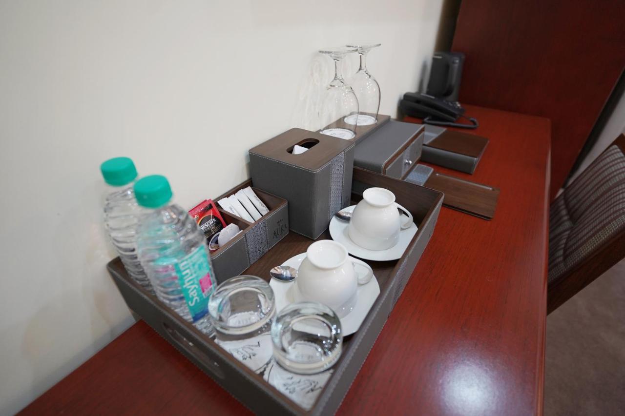 Aura Hotel Ташкент Экстерьер фото