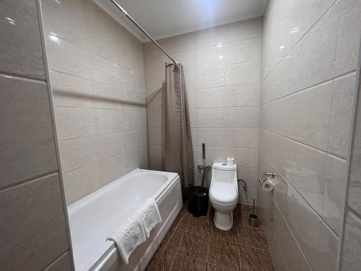 Aura Hotel Ташкент Экстерьер фото